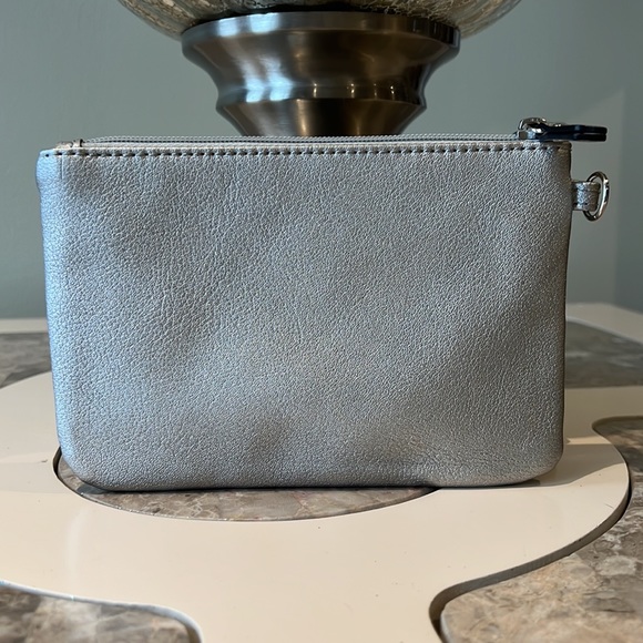 GUESS Travel Clutch (Never Used) - Picture 2 of 3